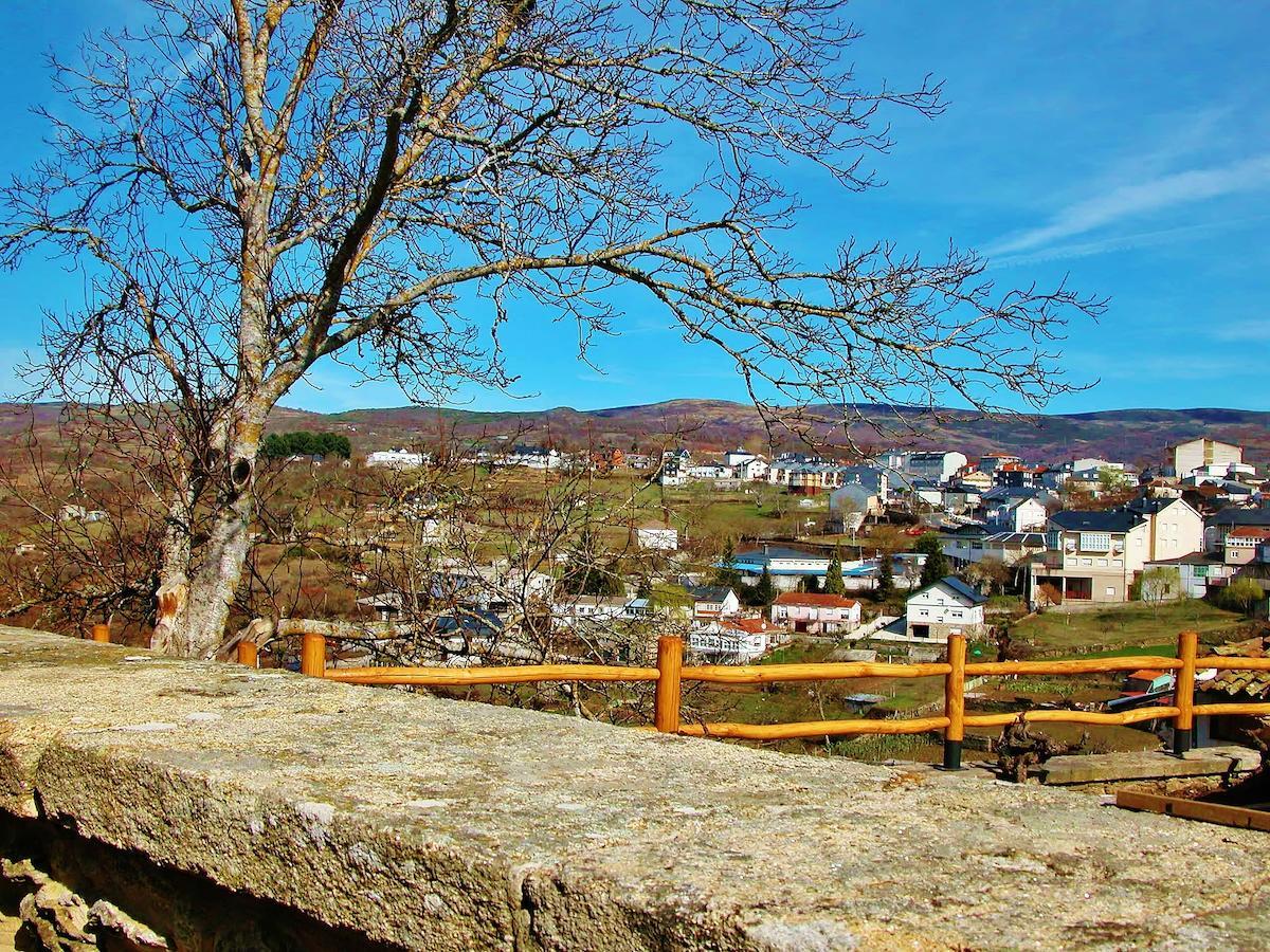 Mirador Da Ribeira Hotel Viana do Bolo Bagian luar foto